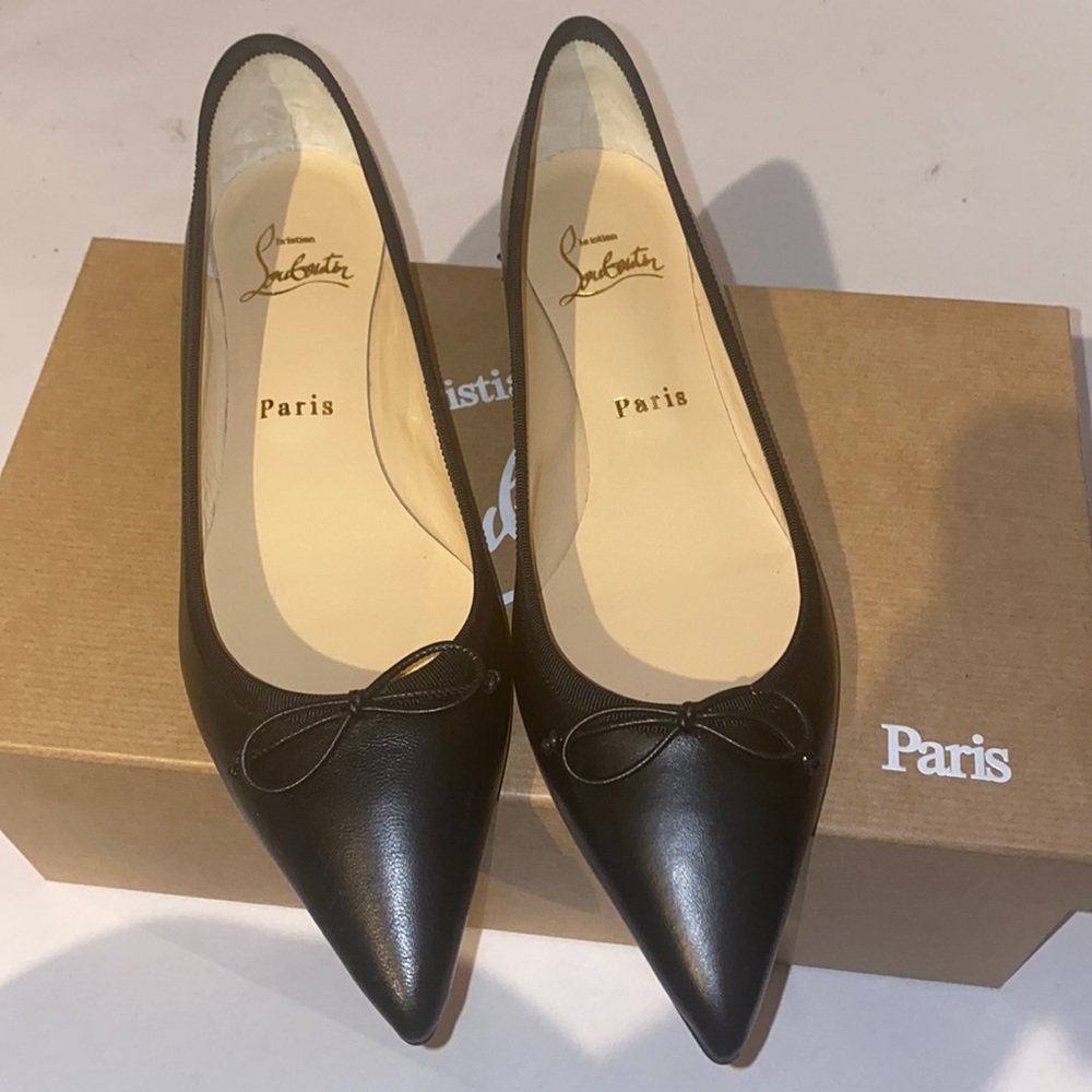 *Auth* Christian Louboutin Hall Flat Napa Flat